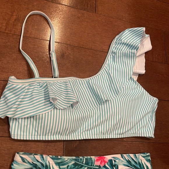 SHEIN blue tropical bikini - Picture 3 of 6